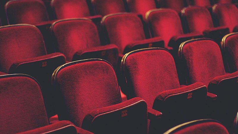 Estrenes cinematogràfiques amb Conxita Casanovas - De nit | Escoltar