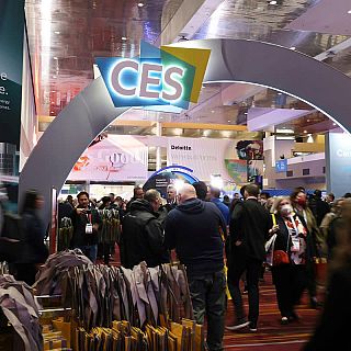 La sofisticació de la IA: planxen la roba i ens eixuga els cabells