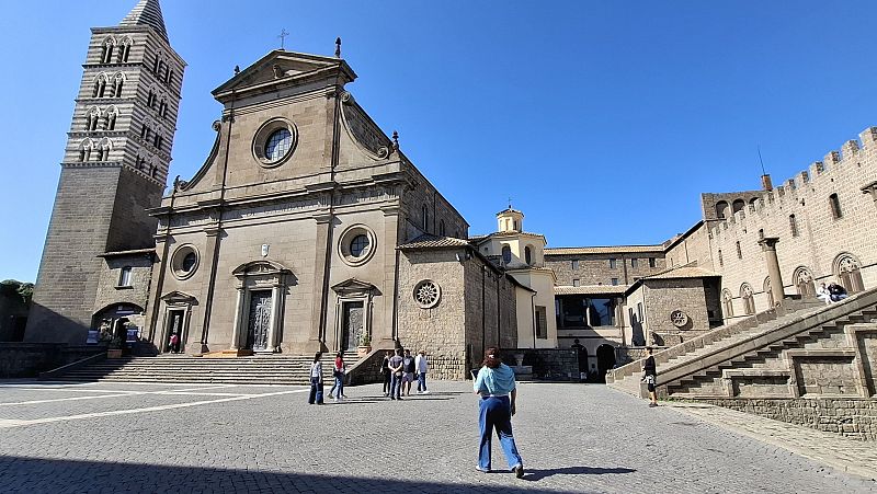 10.000 lugares para viajar con �ngela Gonzalo - El c�nclave interminable de Viterbo, la segunda Roma - 11/01/26 - Escuchar ahora