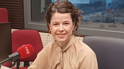 No es un d�a cualquiera - Dialenguando con Lola Pons | Escuchar