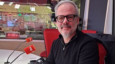 No es un d�a cualquiera - Pienso, luego estorbo con To�o Fraguas | Escuchar