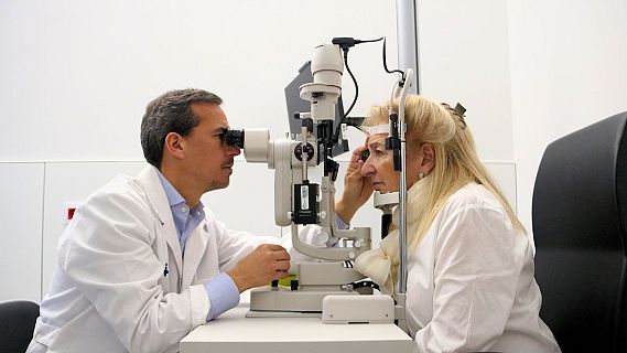La Vall d'Hebron obre noves consultes per frenar la degeneració macular