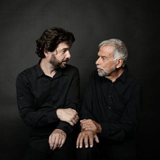 Cuatro manos, cuatro arcos