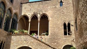 El Palau Requesens acollir� la futura Casa de les Lletres