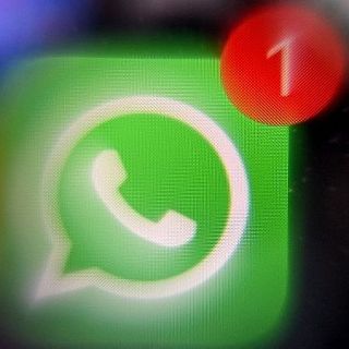 Per què amaguem el “vist” i el "en línia” a WhatsApp?