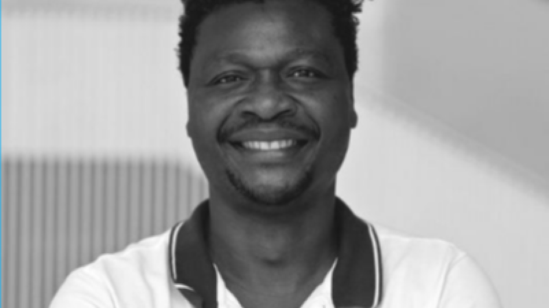 L'Entrellat - Parfait Atchad�, cient�fic del MIT Media Lab amb un do pels idiomes: "El catal� �s un dels 14 idiomes que parlo" - L'Entrellat | Escoltar