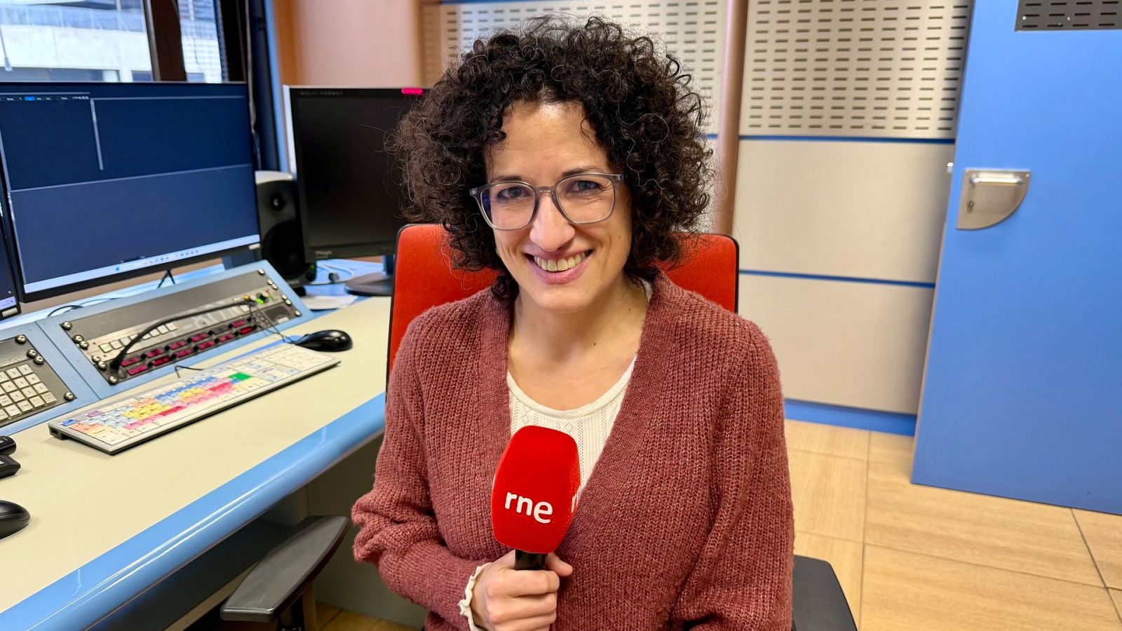 Al margen de la ley - Vicky Bolaños: "Es el caso más grave de abusos en una universidad" - Escuchar ahora