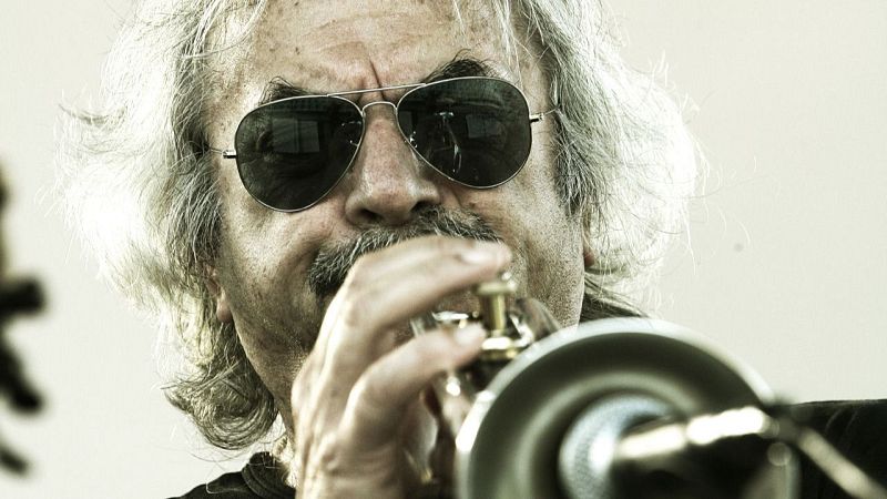 Solo jazz - Enrico Rava y otros trompetistas buscan a Chet Baker - 18/01/26 - S�lo jazz | Escuchar