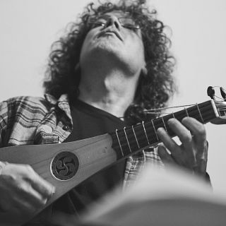 La guiterna, por Enrike Solinís