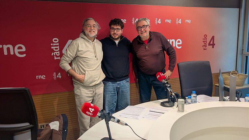 Efectve: Parlem amb el periodista i cr�tic de televisi�, Victor Amela - S�n 4 dies | Escuchar