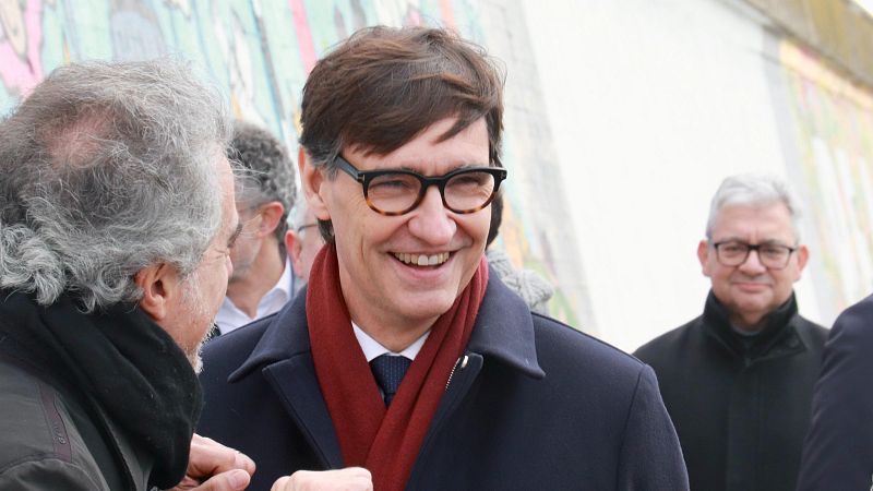 Salvador Illa continua ingressat a l’UCI mentre els metges busquen l’origen de la pèrdua de mobilitat