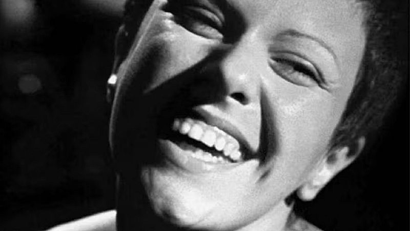 Cuando los elefantes sueñan con la música - Elis eterna - 19/01/26 - Cuando los elefantes sueñan con la música | Escuchar