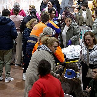 Equips d'emergència per atendre els afectats i familiars de les víctimes a Adamuz