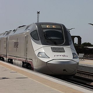 "Si se confirma un fallo en la vía, el responsable sería Adif y, en última instancia, el Estado"