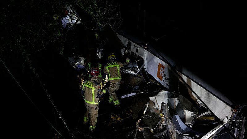 Un muerto y cuatro heridos graves tras chocar un tren de Rodalies en Gelida - 24 horas | Escuchar