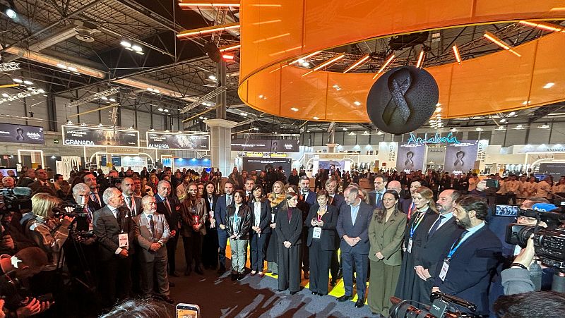 Comienza Fitur 2026 con el luto por la tragedia ferroviaria