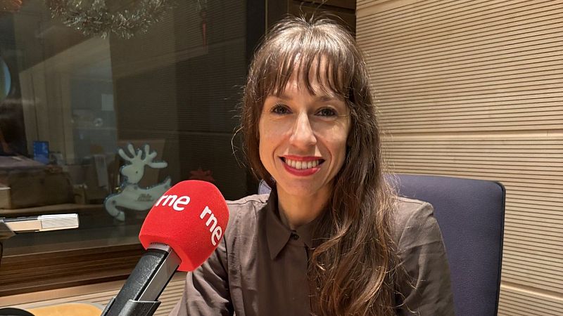 'Aibar/ rabiA' de Vanesa Aibar - A compás | Escuchar