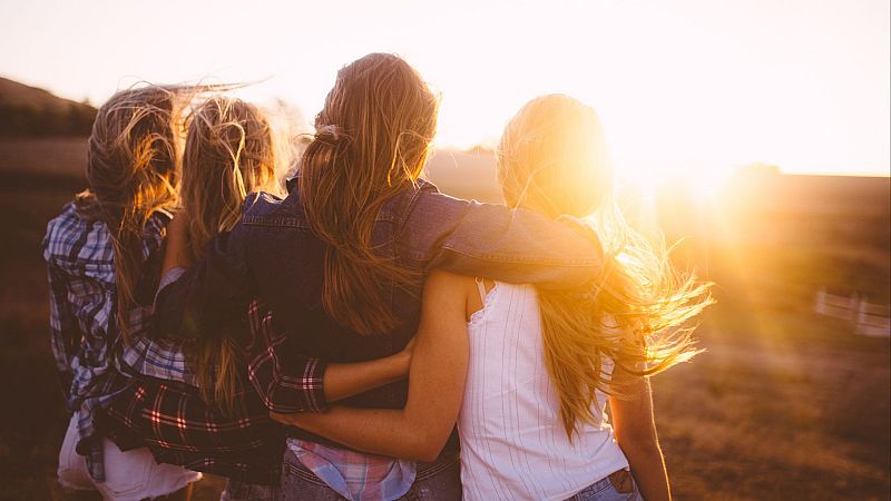 El vínculo de la amistad y el duelo de perderla - El último tren | Escuchar