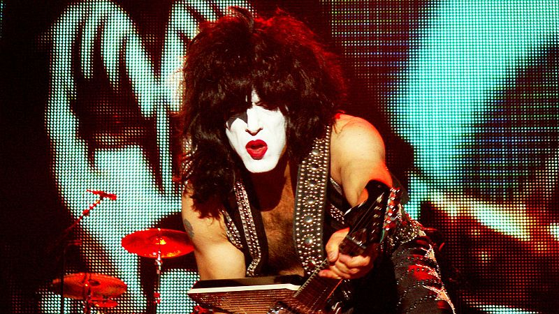 Tal día como hoy - Paul Stanley - Escuchar ahora