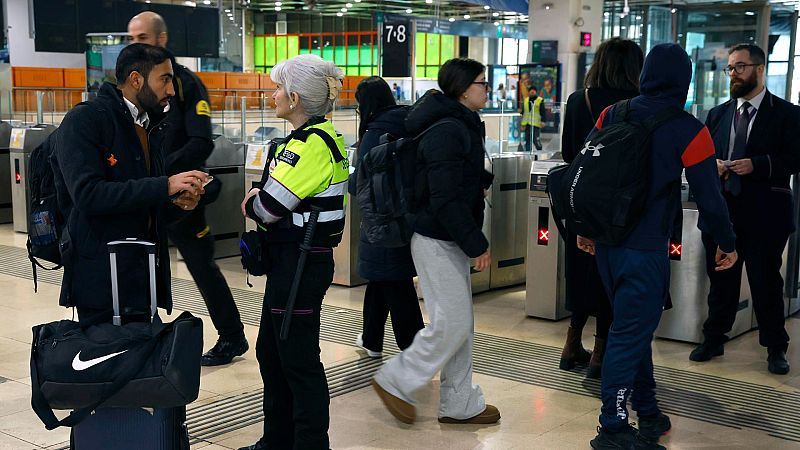 El mat� de R�dio 4 - 'Dignitat a les vies': "Aquest 2026 he arribat tard a la feina cada dia" - El mat� de R�dio 4 | Escoltar