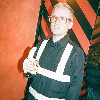 Alexis Taylor, bien rodeado