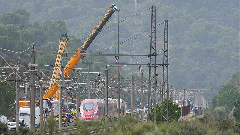 "Algo tiene que cambiar en el sistema ferroviario" - Las mañanas de RNE | Escuchar