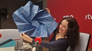 Eul�lia Tramuns. Matem�tica i professora de la UB. Les matem�tiques amb papirofl�xia