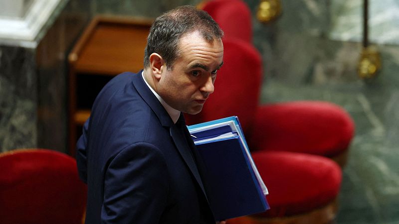 Sébastien Lecornu supera dos mociones de censura - Europa abierta | Escuchar
