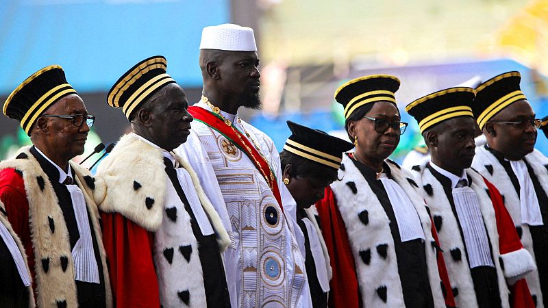 Doumbouya nuevo presidente de Guinea - África hoy | Escuchar