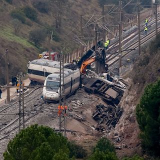 Un superviviente del Alvia: "Pasaban los minutos y no se acercaba nadie"