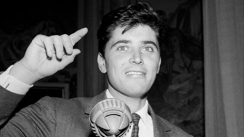 Tal día como hoy - Sacha Distel - 02/02/26 - Escuchar ahora