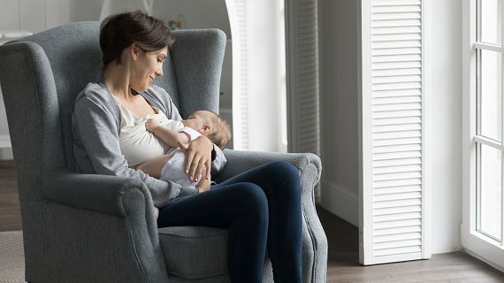 M�s de la meitat de les dones lactants prenen f�rmacs el primer any de maternitat