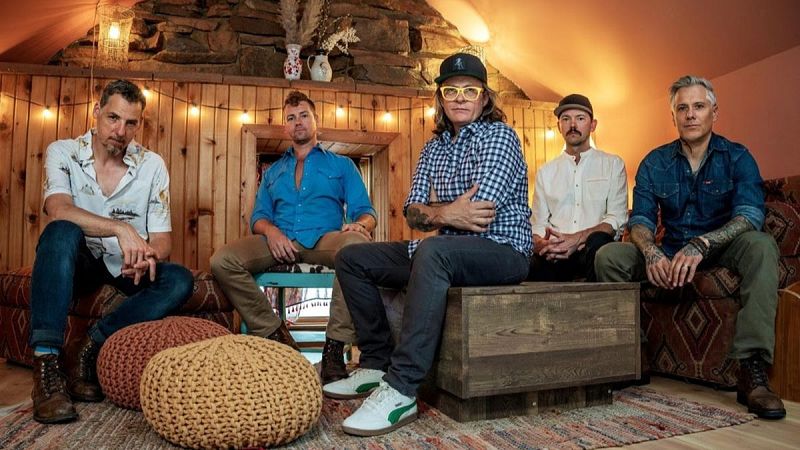 Sin Rodeos - The Infamous Stringdusters celebran 20 años como grupo  - 28/01/26 - Escuchar ahora