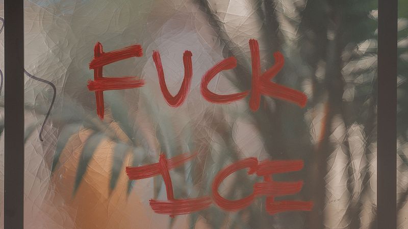 Crónica internacional - Donald Trump promete una investigación honesta sobre el asesinato de Alex Pretti, abatido a tiros por agentes del ICE - Escuchar ahora