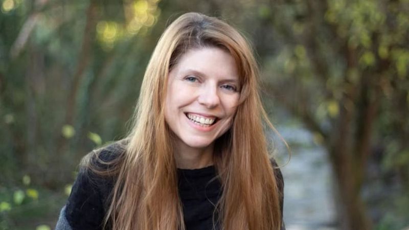 Libros de arena - Miriam Reyes y 'La edad infinita' - Escuchar ahora