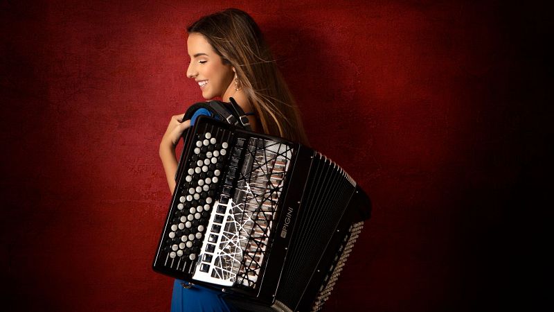 La taberna del puerto - Sof�a Ros: canta el acorde�n - 28/01/26 - La taberna del puerto | Escuchar