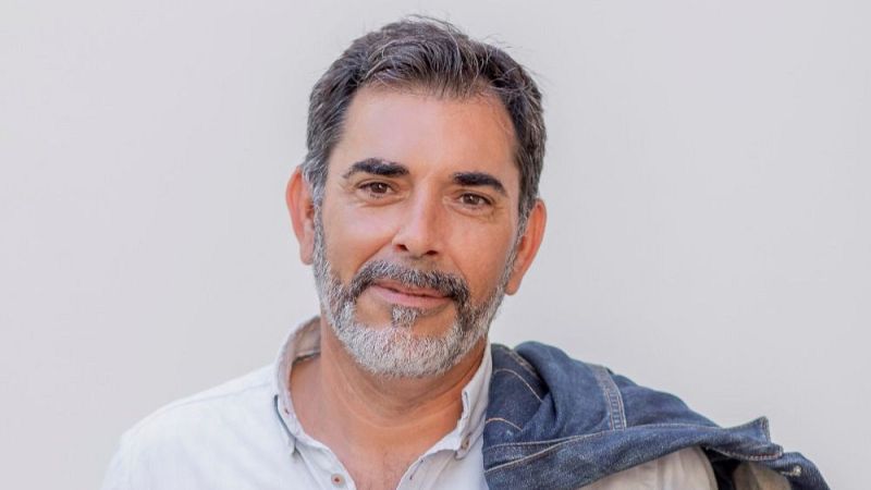 Libros de arena - Víctor del Árbol y 'Las buenas intenciones' - Escuchar ahora