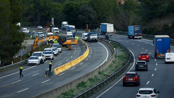 Talls a Rodalies i l'AP-7: obligats a buscar alternatives per moure?s