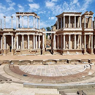 Desde las siete sillas, el Teatro Romano de Mérida