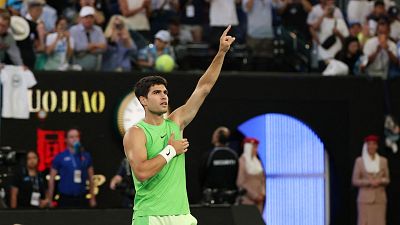 Alcaraz tira de épica y jugará su primera final en Australia