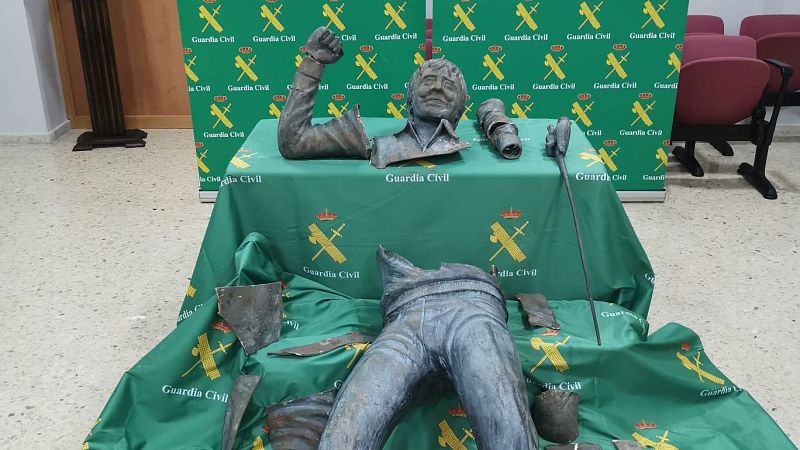 Aparece troceada la estatua de Seve Ballesteros y la Guardia Civil detiene a un hombre por su robo - Cantabria Informativos | Escuchar