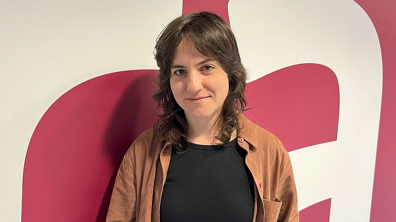 Wisteria Lane - Oreiana, la compositora que está detrás del himno lésbico "Lesbian Garros" - 01/02/26 - Escuchar ahora