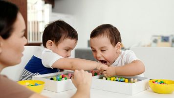 Mapaternitats amb Alba Carreres: Les mossegades a la llar d'infants