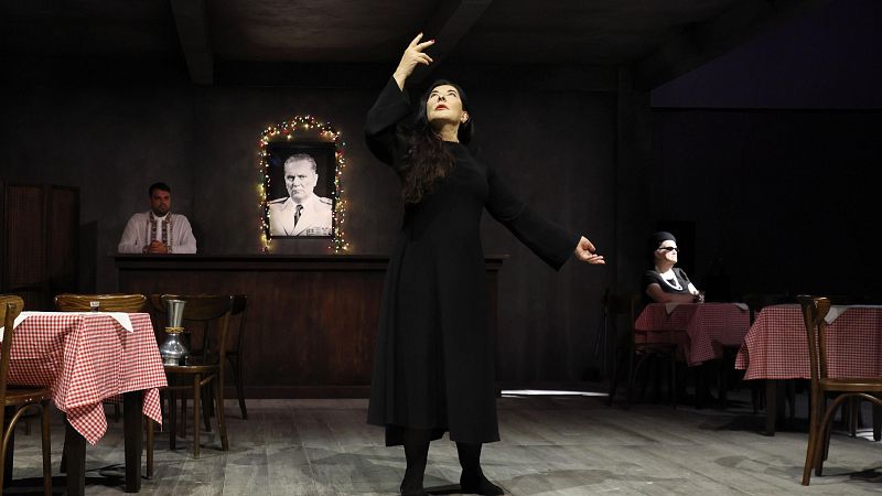 De cara a la galeria: Marina Abramovic al Liceu de BCN - S�n 4 dies | Escuchar