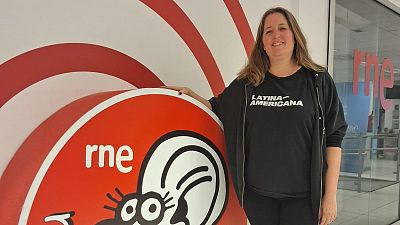 No es un d�a cualquiera - Entrevista a Agustina Bazterrica | Escuchar