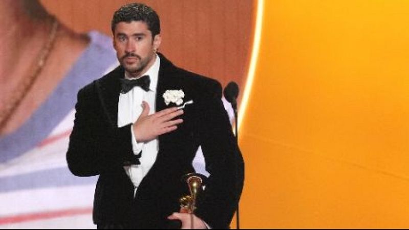 180 grados - Bad Bunny, Billie Eilish, The Cure y Tyler Ballgame - 02/02/26 - 180 grados | Escuchar