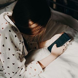 Sentir-se bé amb el nostre cos, l'augment dels abusos digitals a menors i el perill de l'accés precoç a la pornografia