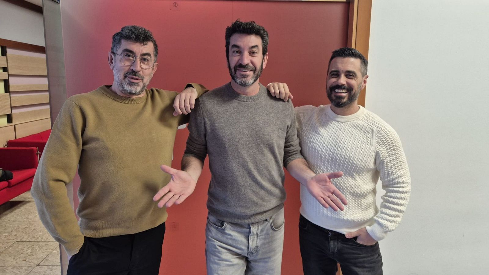 Arturo Valls: "En casa no me dejan cantar" - El despertador de RNE | Escuchar