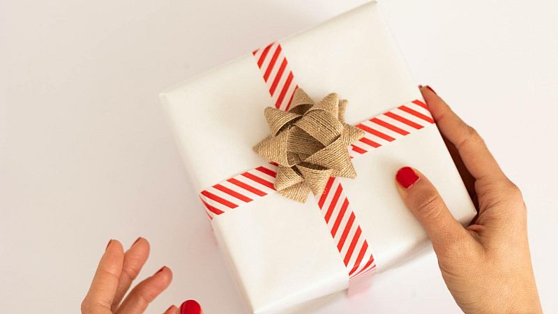 Bon dia i bona sort - Esteu enamorats/des? Aquests s�n els millors regals per Sant Valent� - Bon dia i bona sort | Escoltar