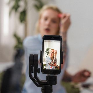 Interrogants sobre la prohibició de les xarxes als menors de 16 anys